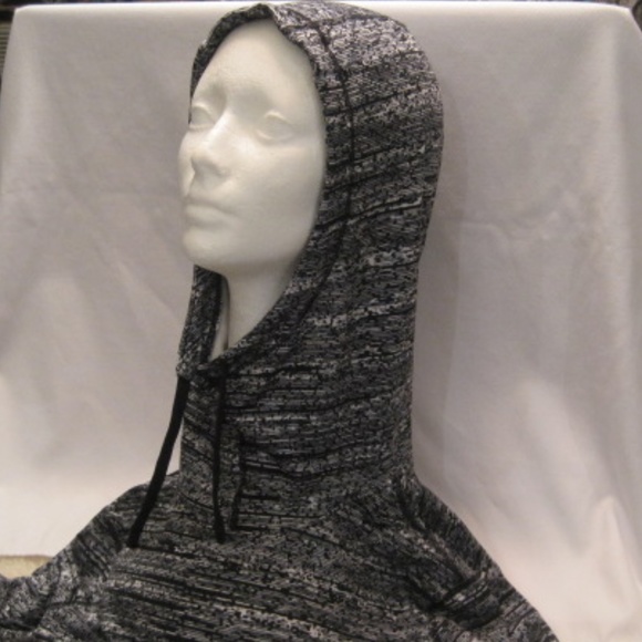 NIKE Hooded Pullover - Picture 8 of 10